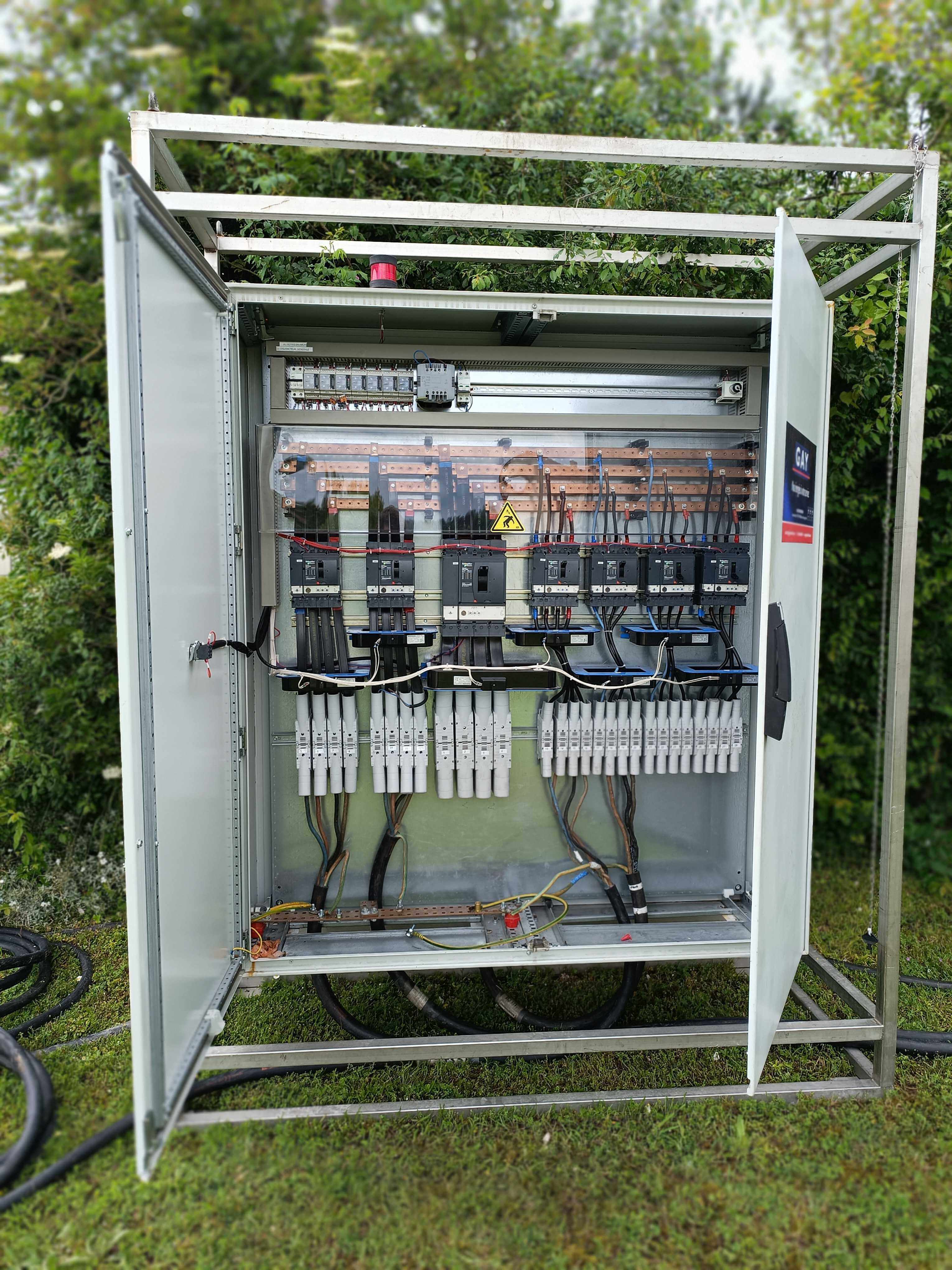 Armoire électrique pour prestation technique à destination de stands traiteurs.