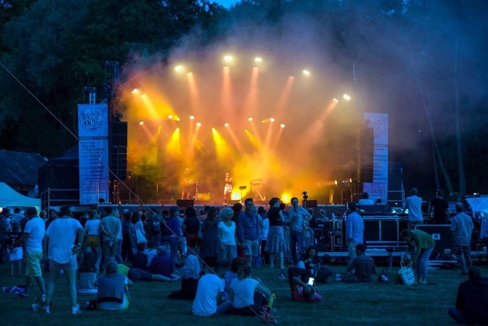 Scene dôme festival en Othe