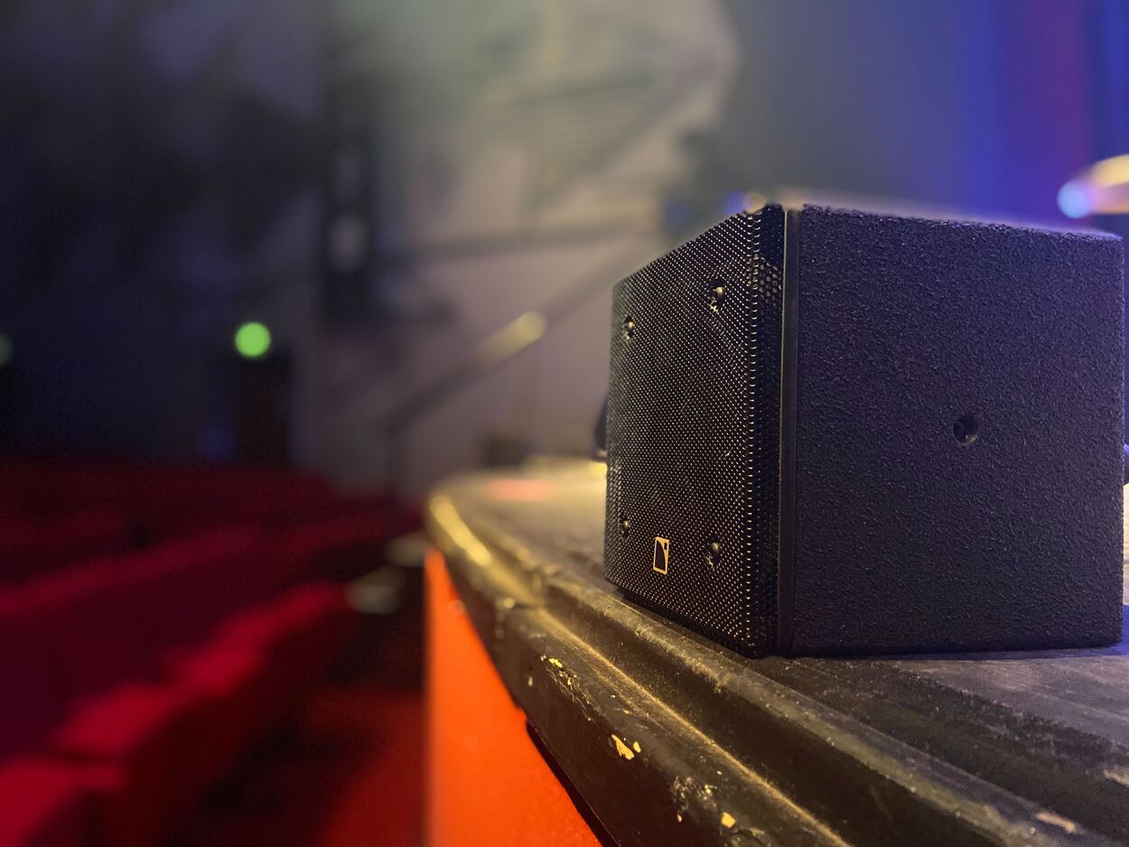 Front fill pour sonoriser le Théâtre de Champagne avec une enceinte L-Acoustics 5XT.